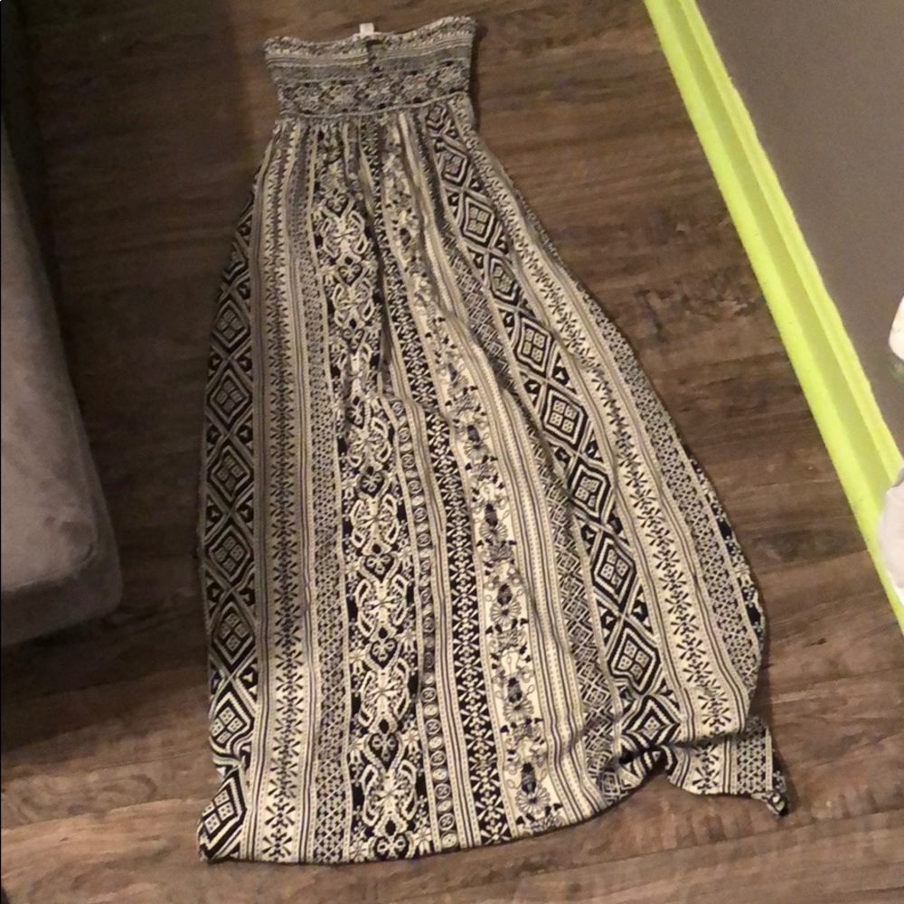 Long sleeveless summer dress